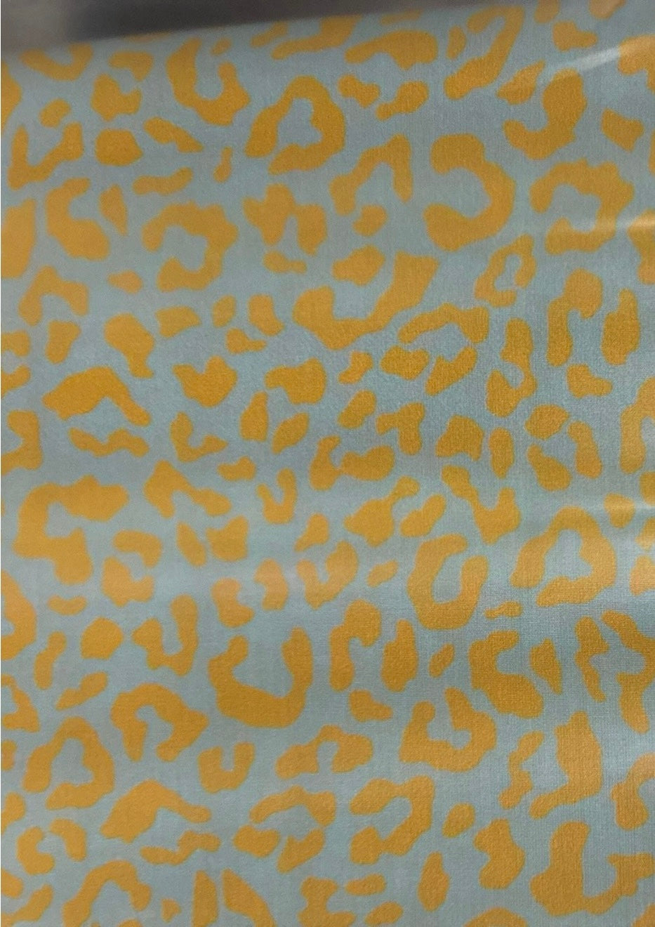Animal print azul y amarillo