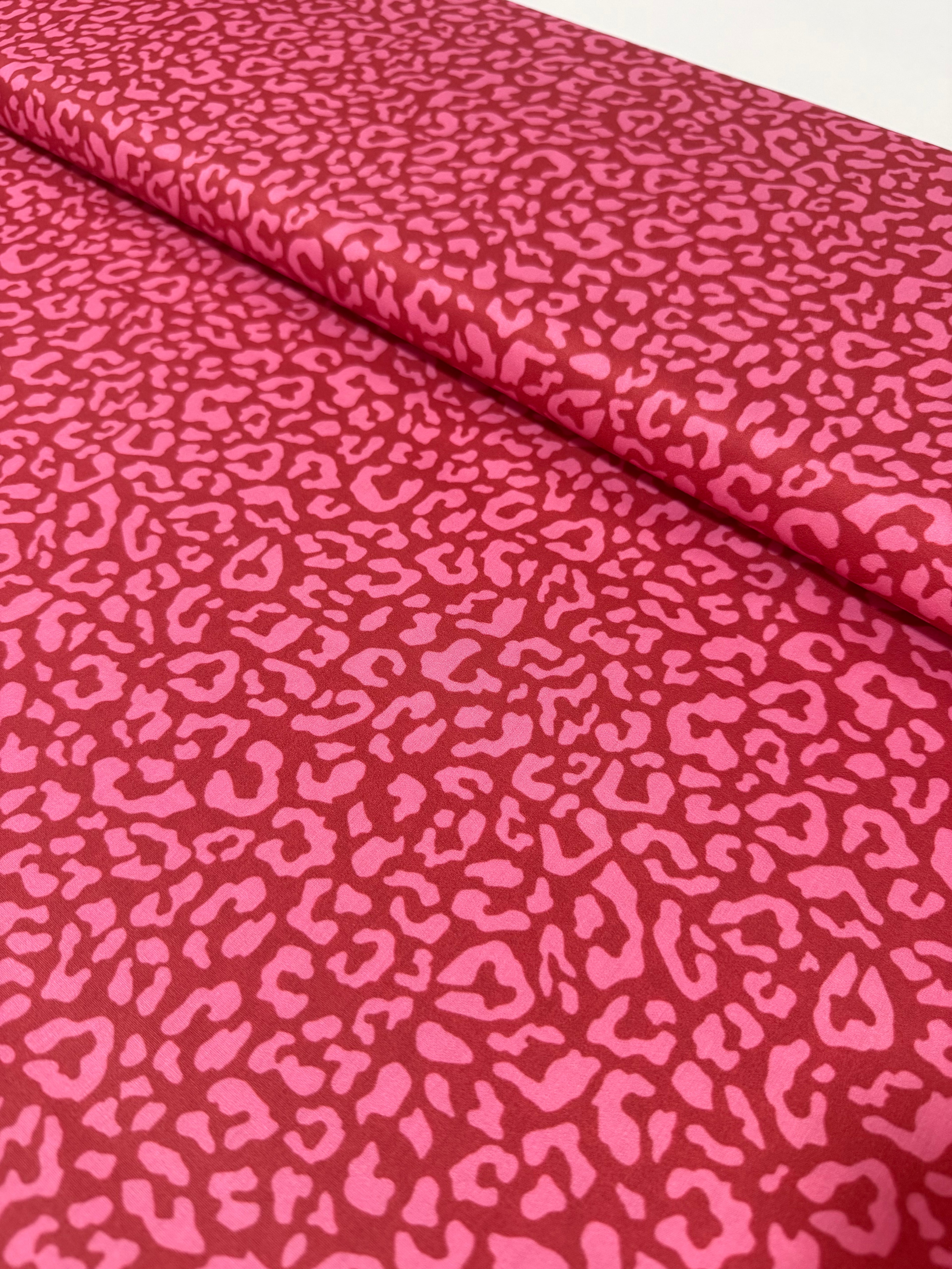 Animal print rojo y rosa