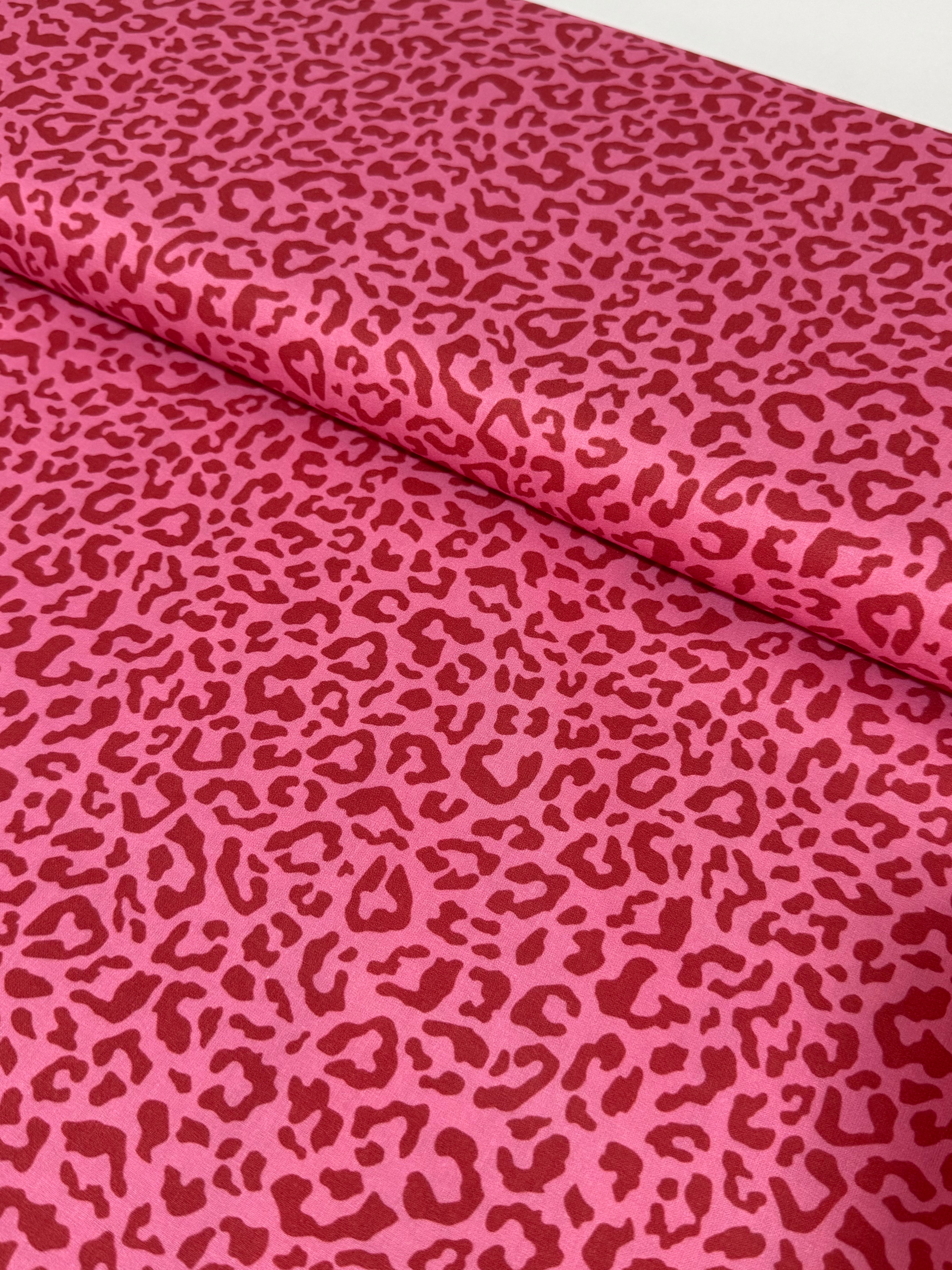 Animal print rojo y rosa
